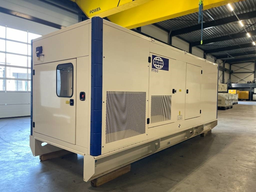 FG Wilson P715-3 - 715 kVA Genset - DPX-16023 - Áramfejlesztő: 4 kép. FG Wilson P715-3 - 715 kVA Genset - DPX-16023 - Áramfejlesztő: 4 kép.