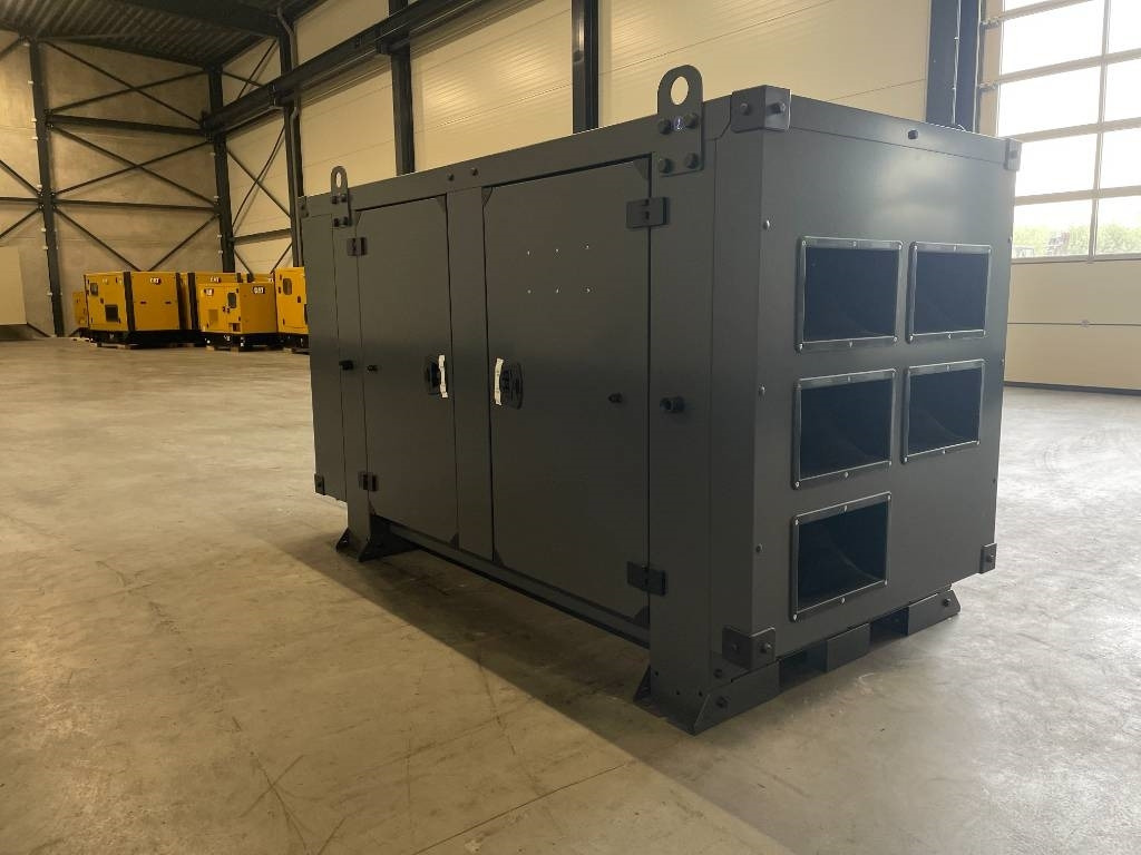 Iveco NEF45SM3 - 85 kVA Generator - DPX-17551 - Áramfejlesztő: 3 kép. Iveco NEF45SM3 - 85 kVA Generator - DPX-17551 - Áramfejlesztő: 3 kép.