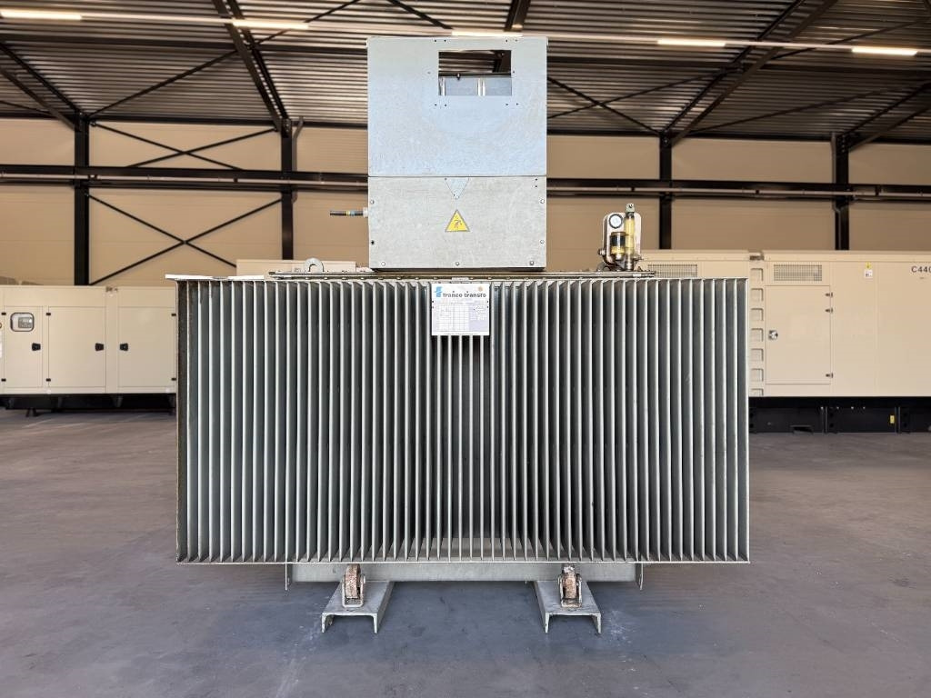 Merlin Gerin France Transfo DYN11 OIL 1600 kVA 380V/16kV - Építőipari berendezések: 1 kép. Merlin Gerin France Transfo DYN11 OIL 1600 kVA 380V/16kV - Építőipari berendezések: 1 kép.