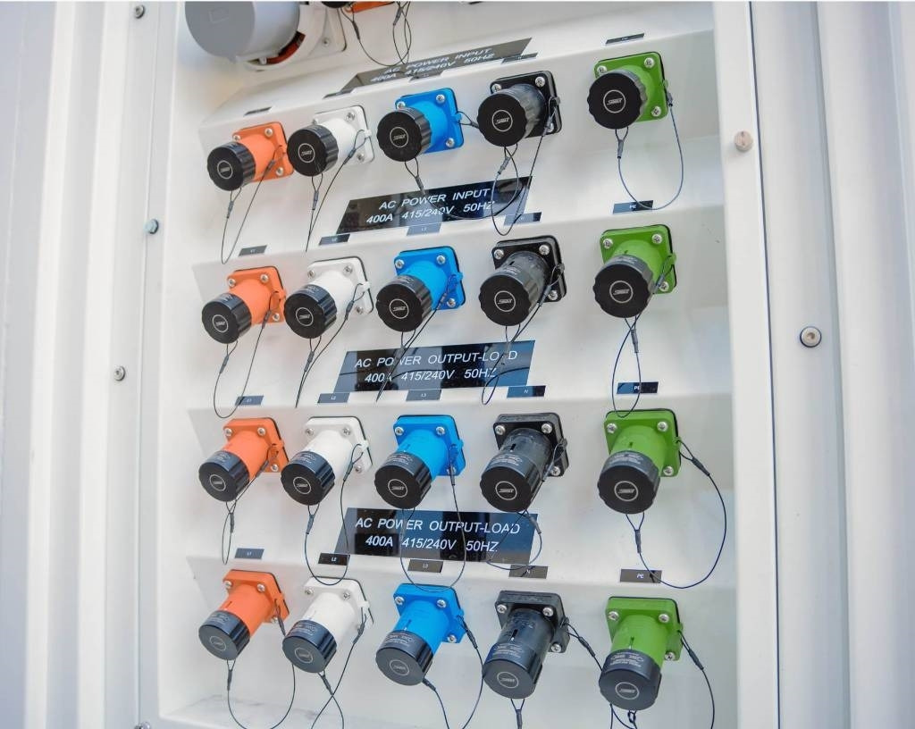 Új Áramfejlesztő PHE125 Hybrid Energy System - 125 kVA - 237 kWh: 9 kép.