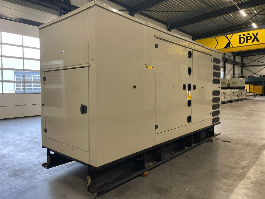 Perkins 2206A-E13TAG2 - 400 kVA Generator - DPX-12650 - Áramfejlesztő: 4 kép. Perkins 2206A-E13TAG2 - 400 kVA Generator - DPX-12650 - Áramfejlesztő: 4 kép.