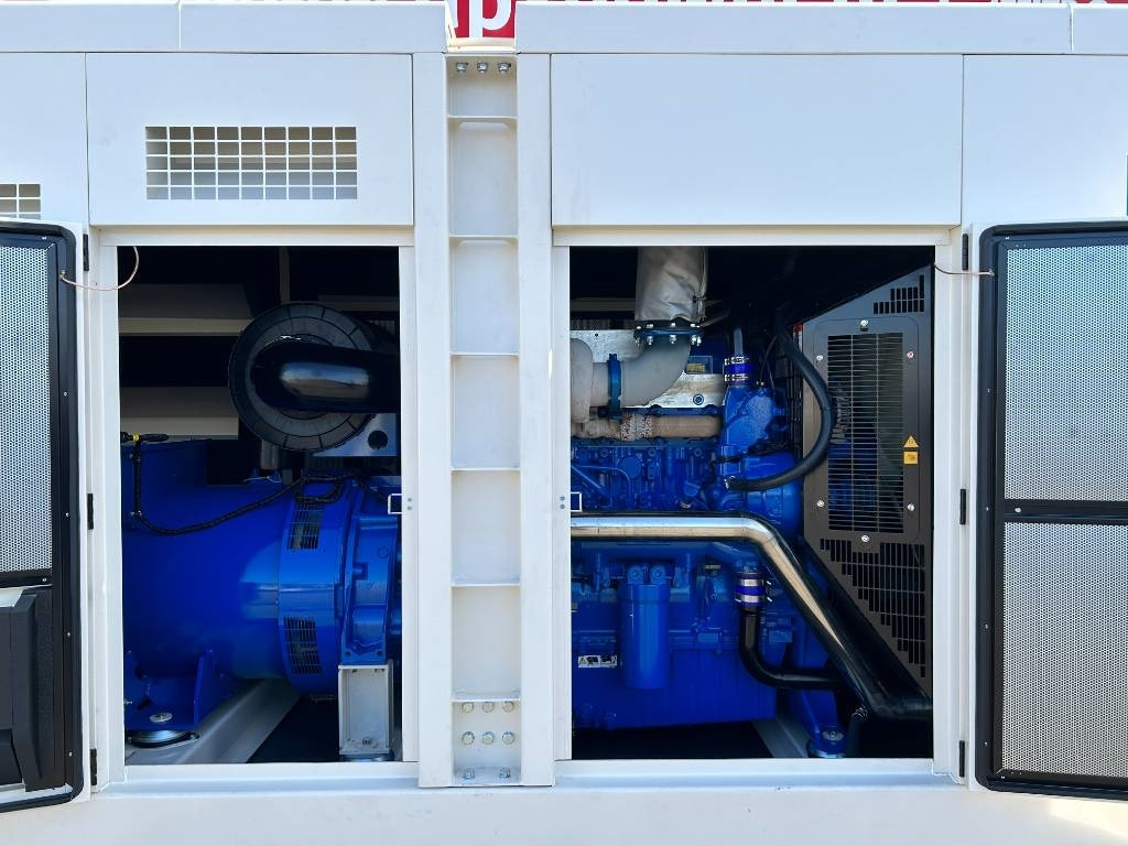 Perkins 2506C-E15TAG2 - 550 kVA Surplus genset - DPX-20019 - Áramfejlesztő: 5 kép. Perkins 2506C-E15TAG2 - 550 kVA Surplus genset - DPX-20019 - Áramfejlesztő: 5 kép.