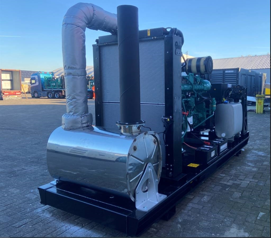 Volvo TWD1683GE - 740 kVA Stage V - DPX-19040-O - Áramfejlesztő: 3 kép. Volvo TWD1683GE - 740 kVA Stage V - DPX-19040-O - Áramfejlesztő: 3 kép.