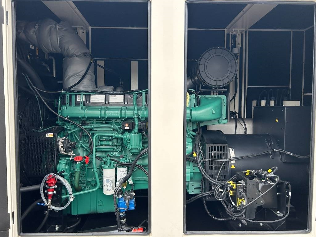 Volvo TWD1683GE - 740 kVA Stage V Genset - DPX-18900 - Áramfejlesztő: 4 kép. Volvo TWD1683GE - 740 kVA Stage V Genset - DPX-18900 - Áramfejlesztő: 4 kép.