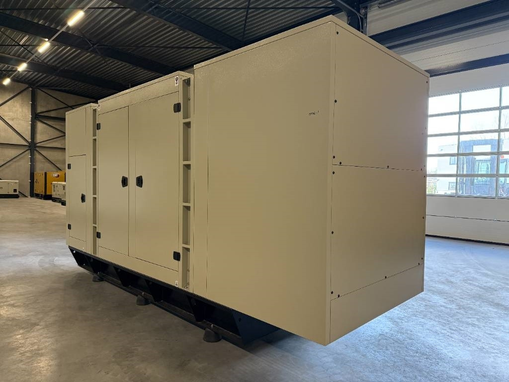 Volvo TWD1744GE - 825 kVA Generator - DPX-18886 - Áramfejlesztő: 3 kép. Volvo TWD1744GE - 825 kVA Generator - DPX-18886 - Áramfejlesztő: 3 kép.