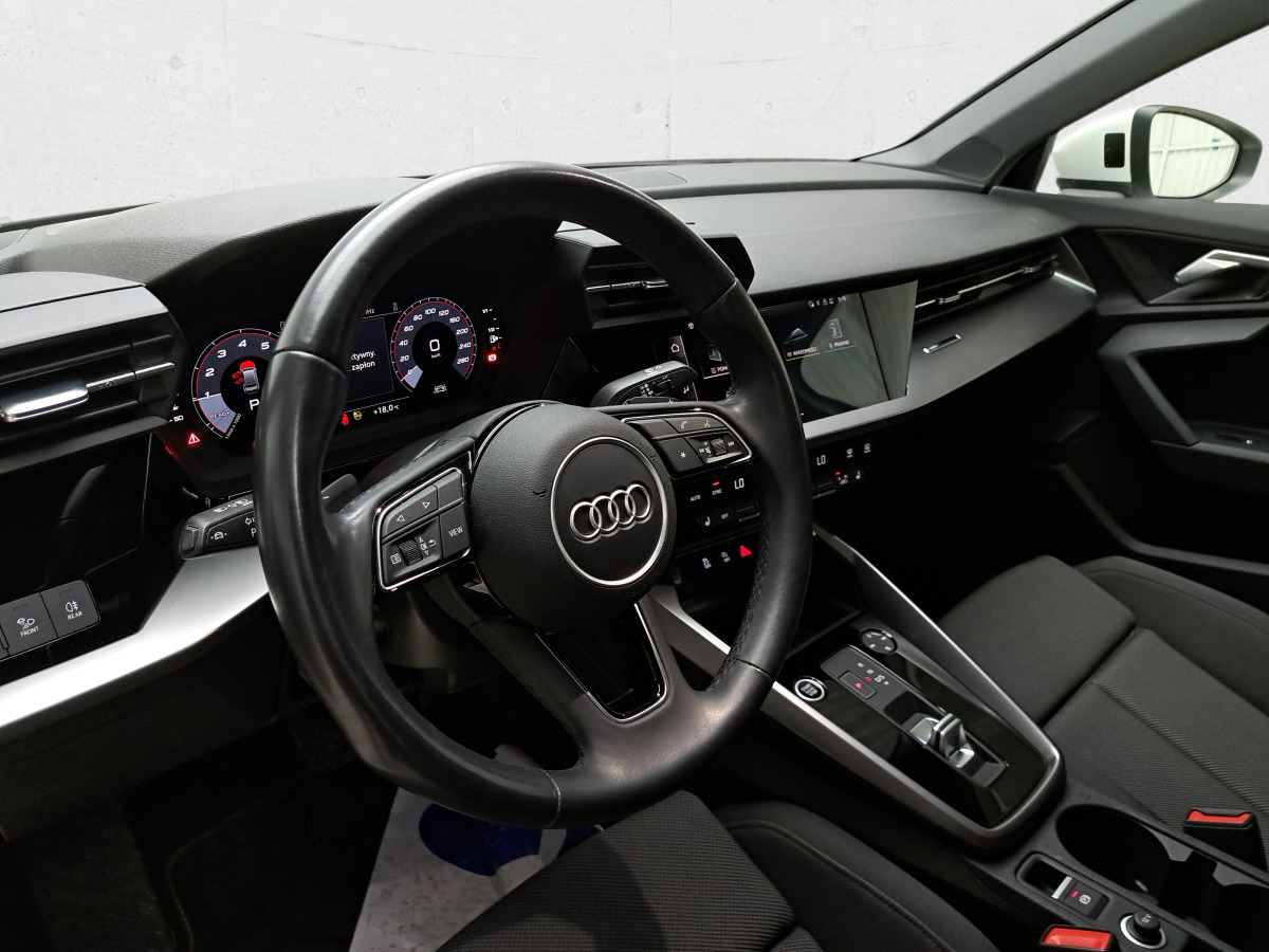 Autó AUDI A3 LIMOUSINE SEDAN: 12 kép.