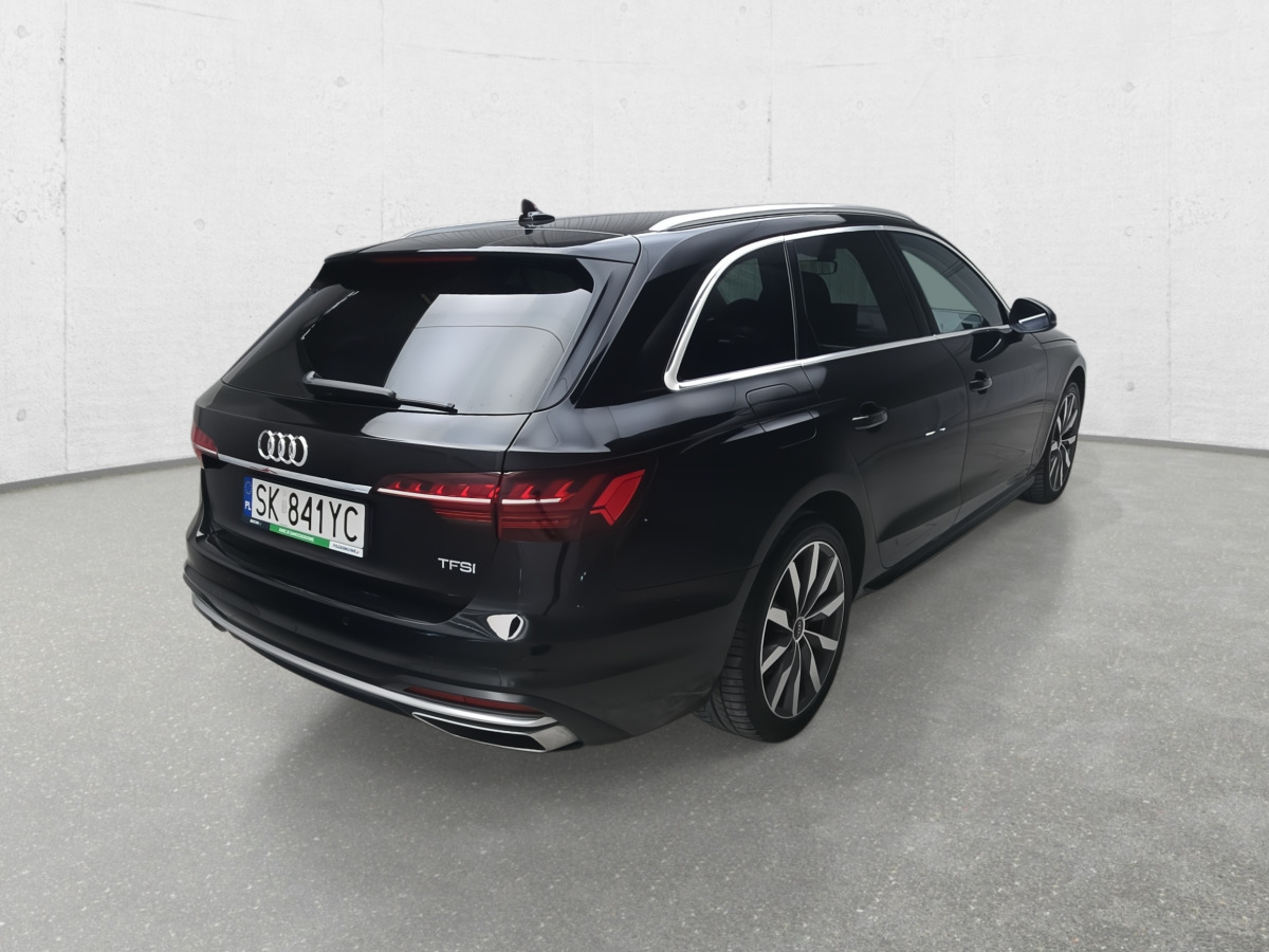 Autó AUDI A4 AVANT KOMBI: 8 kép.