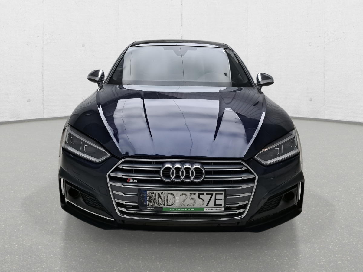 AUDI S5 LIFTBACK - Autó: 3 kép. AUDI S5 LIFTBACK - Autó: 3 kép.