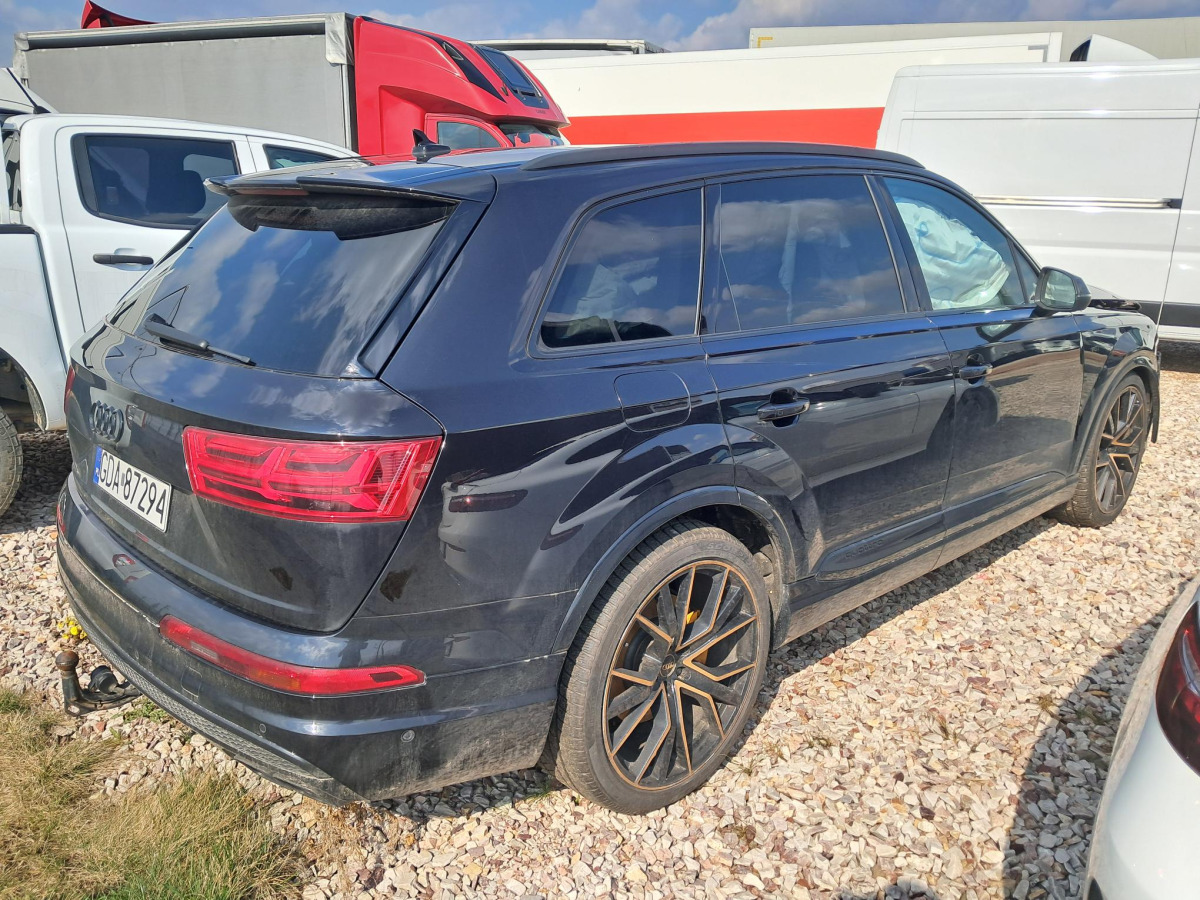 AUDI SQ7 SUV - Terepjáró/ SUV: 4 kép. AUDI SQ7 SUV - Terepjáró/ SUV: 4 kép.