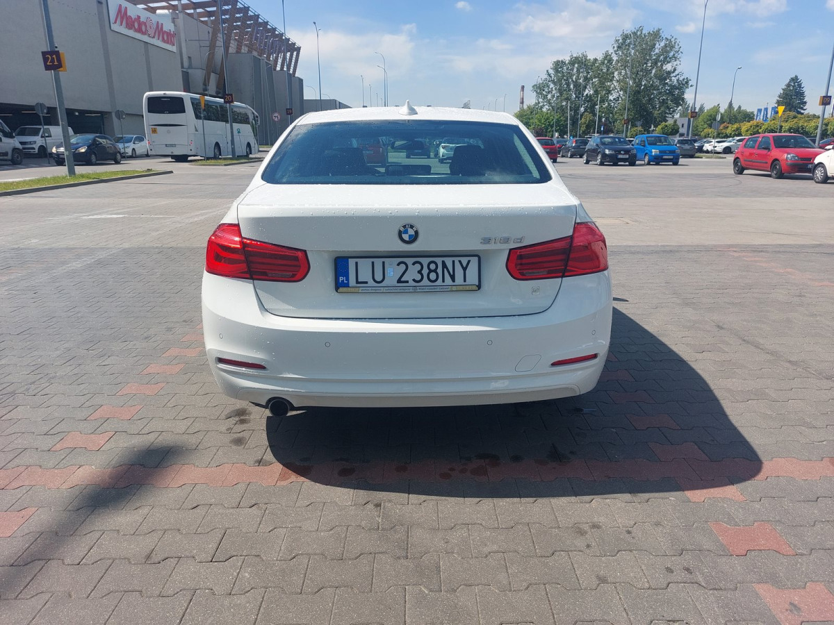 BMW 318D SEDAN - Szedán: 4 kép. BMW 318D SEDAN - Szedán: 4 kép.