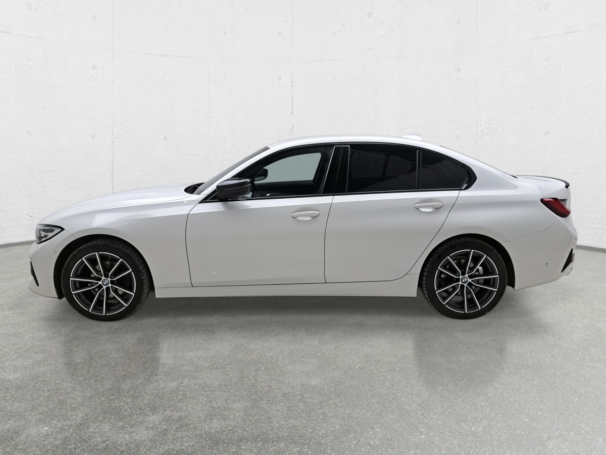 BMW 320I XDRIVE SEDAN - Autó: 5 kép. BMW 320I XDRIVE SEDAN - Autó: 5 kép.