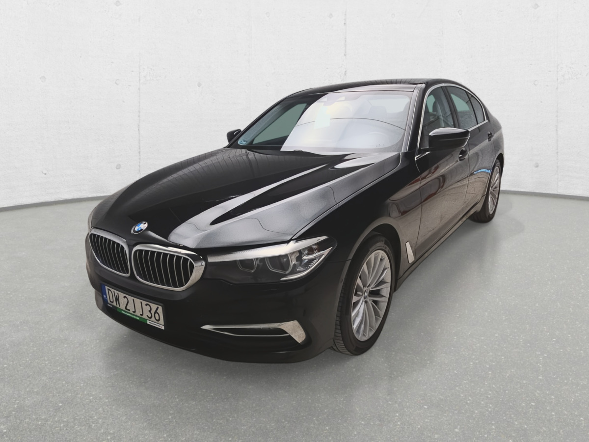 BMW 518D SEDAN - Autó: 4 kép. BMW 518D SEDAN - Autó: 4 kép.