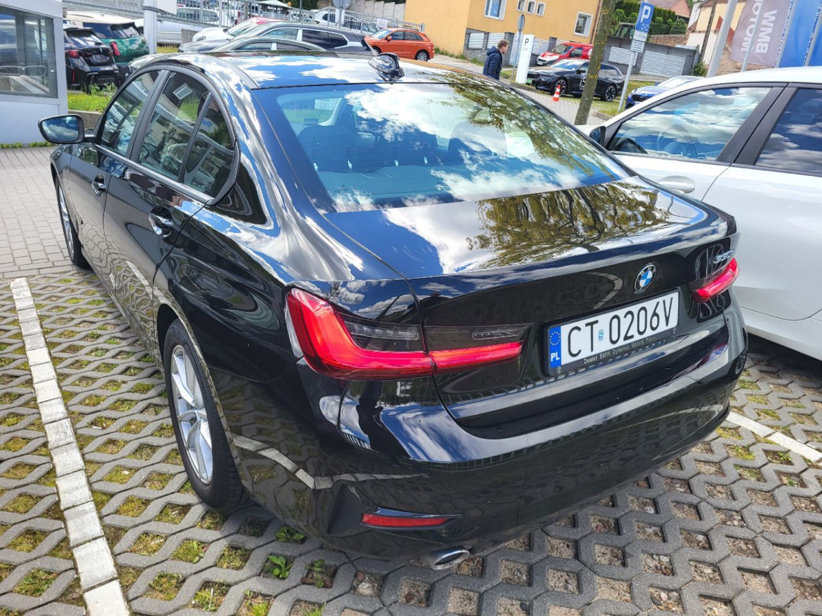 BMW SEDAN - Szedán: 3 kép. BMW SEDAN - Szedán: 3 kép.
