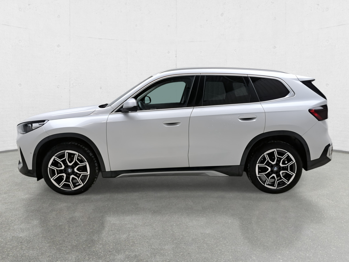 BMW X1 XDRIVE20D SUV - Terepjáró/ SUV: 5 kép. BMW X1 XDRIVE20D SUV - Terepjáró/ SUV: 5 kép.