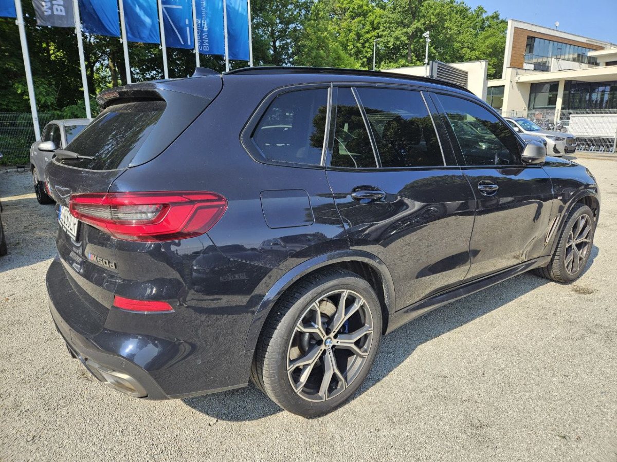 BMW X5 M50D SUV - Terepjáró/ SUV: 3 kép. BMW X5 M50D SUV - Terepjáró/ SUV: 3 kép.