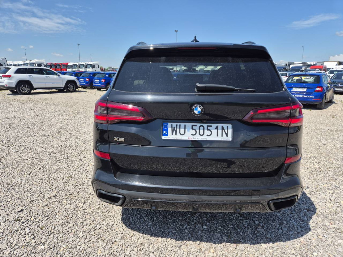 BMW X5 M50I SUV - Terepjáró/ SUV: 5 kép. BMW X5 M50I SUV - Terepjáró/ SUV: 5 kép.