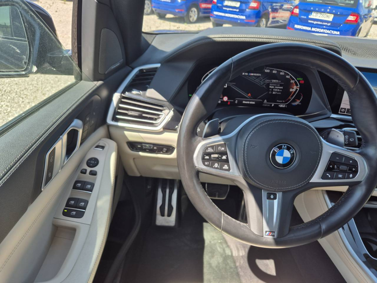 Terepjáró/ SUV BMW X5 M50I SUV: 17 kép.
