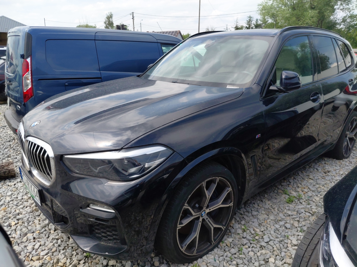 BMW X5 SUV - Terepjáró/ SUV: 2 kép. BMW X5 SUV - Terepjáró/ SUV: 2 kép.