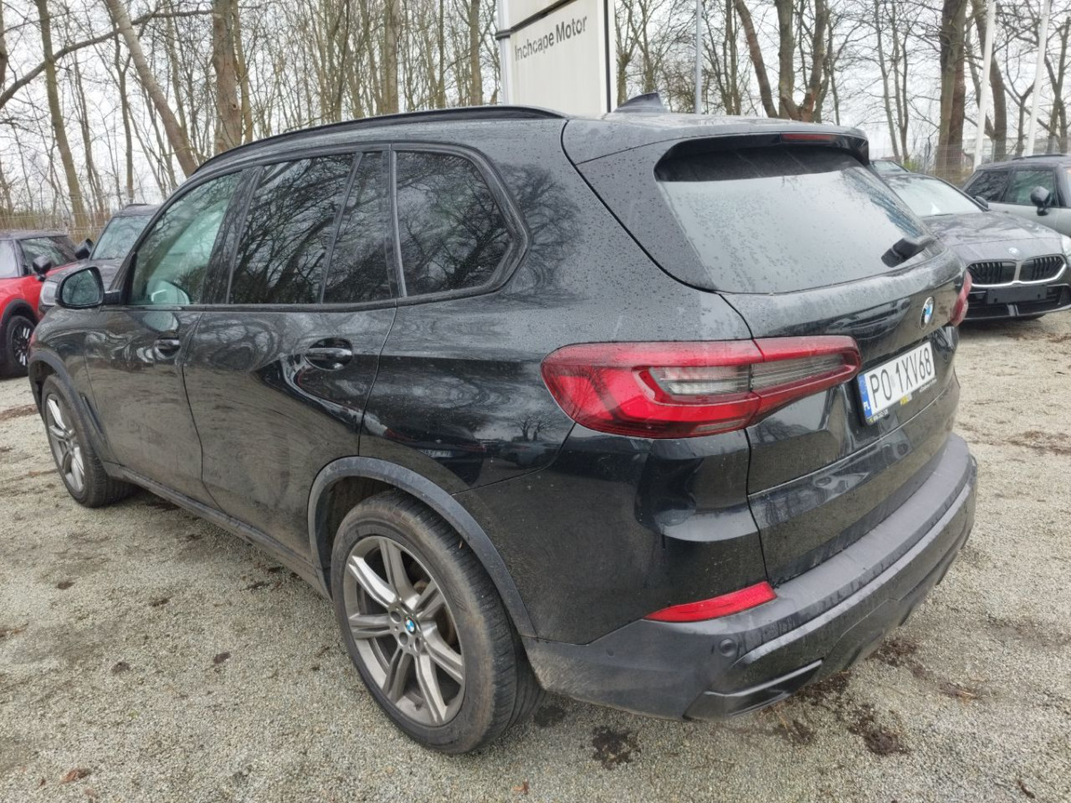 BMW X5 XDRIVE25D KOMBI - Autó: 5 kép. BMW X5 XDRIVE25D KOMBI - Autó: 5 kép.