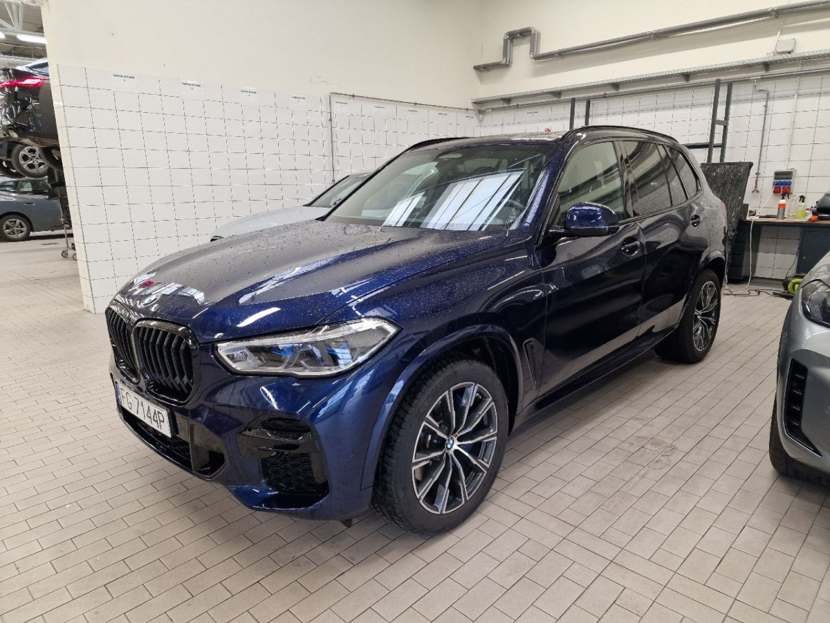 BMW X5 XDRIVE30D SUV - Terepjáró/ SUV: 4 kép. BMW X5 XDRIVE30D SUV - Terepjáró/ SUV: 4 kép.