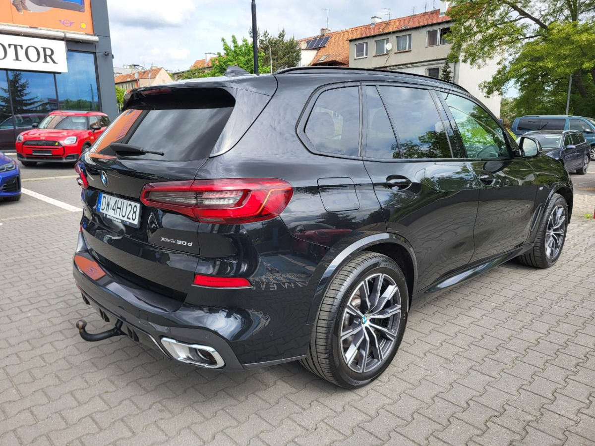 BMW X5 XDRIVE30D SUV - Terepjáró/ SUV: 3 kép. BMW X5 XDRIVE30D SUV - Terepjáró/ SUV: 3 kép.