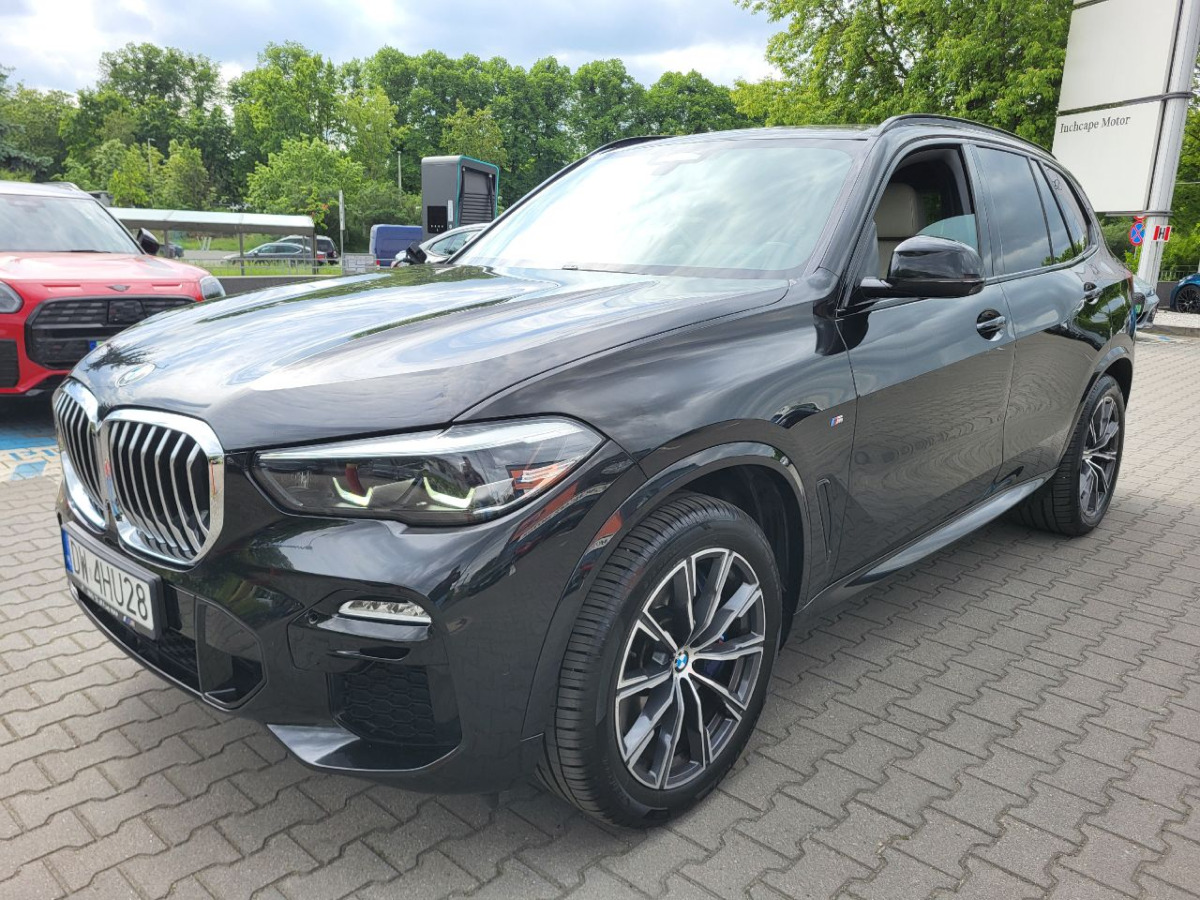 BMW X5 XDRIVE30D SUV - Terepjáró/ SUV: 2 kép. BMW X5 XDRIVE30D SUV - Terepjáró/ SUV: 2 kép.