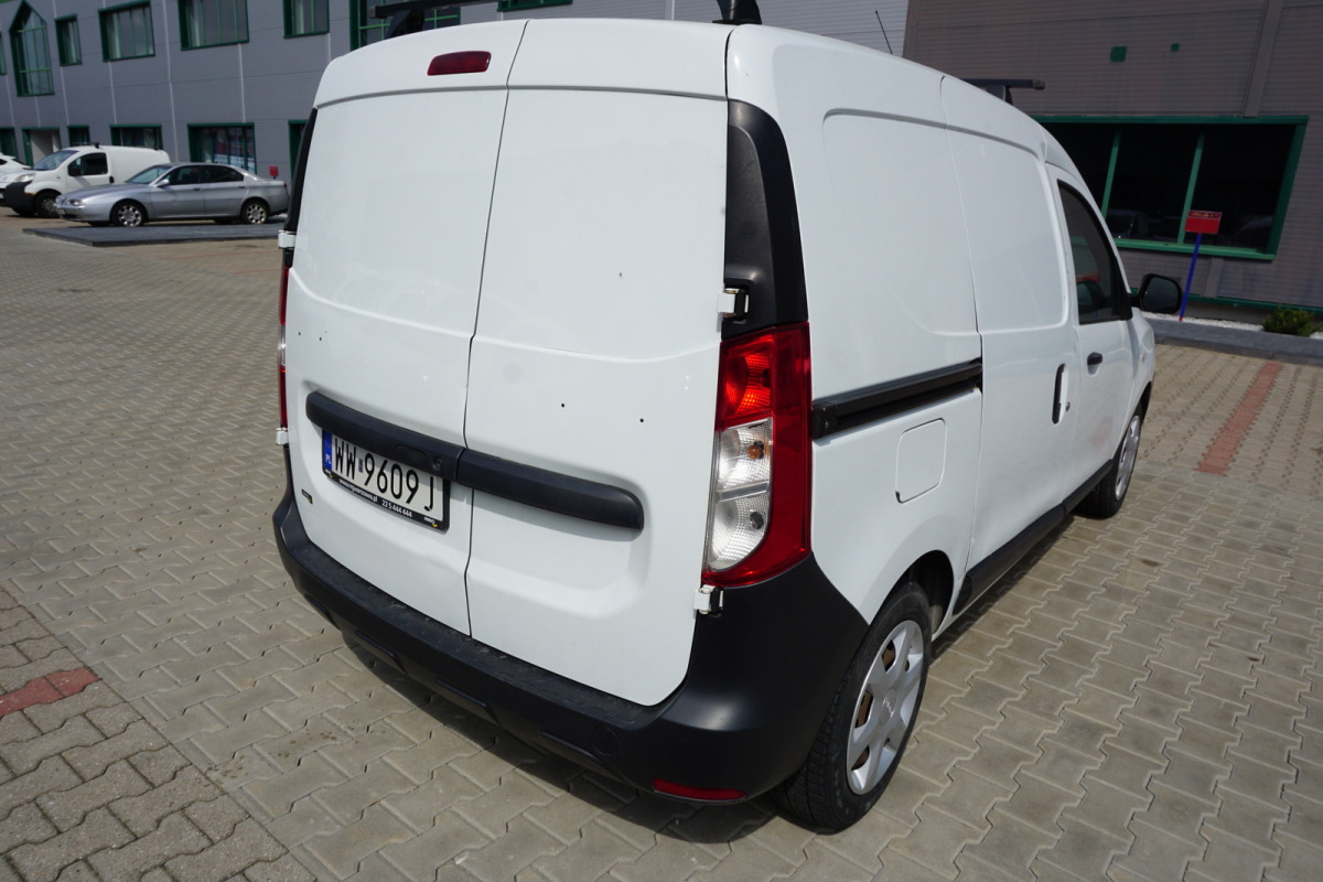 DACIA DOKKER FURGON BLASZAK - Furgon: 3 kép. DACIA DOKKER FURGON BLASZAK - Furgon: 3 kép.