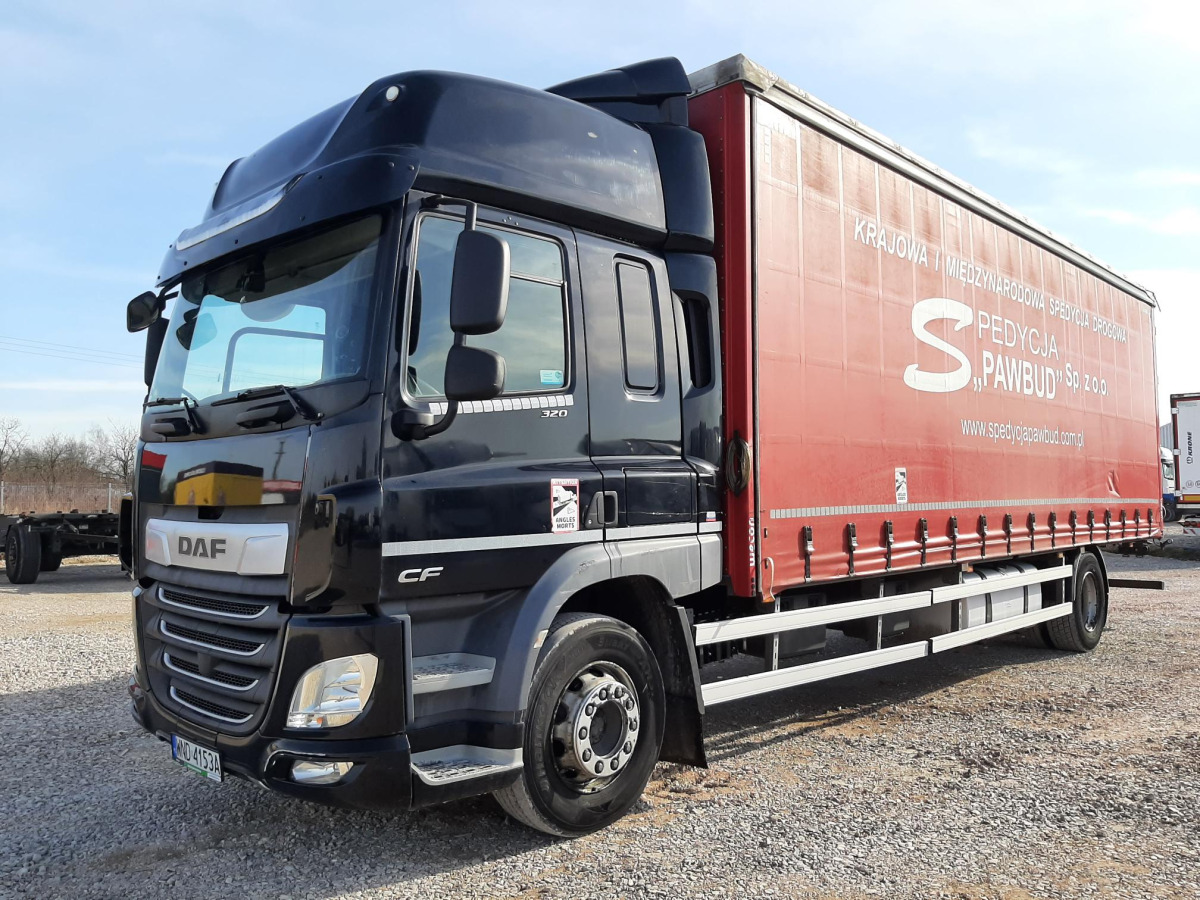 DAF CF 320 FA/ZSP SOLÓWKA - Ponyvás teherautó: 2 kép. DAF CF 320 FA/ZSP SOLÓWKA - Ponyvás teherautó: 2 kép.