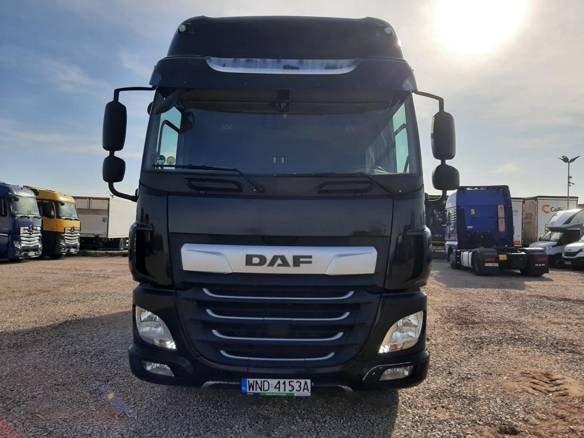 DAF CF 320 FA/ZSP SOLÓWKA - Ponyvás teherautó: 3 kép. DAF CF 320 FA/ZSP SOLÓWKA - Ponyvás teherautó: 3 kép.