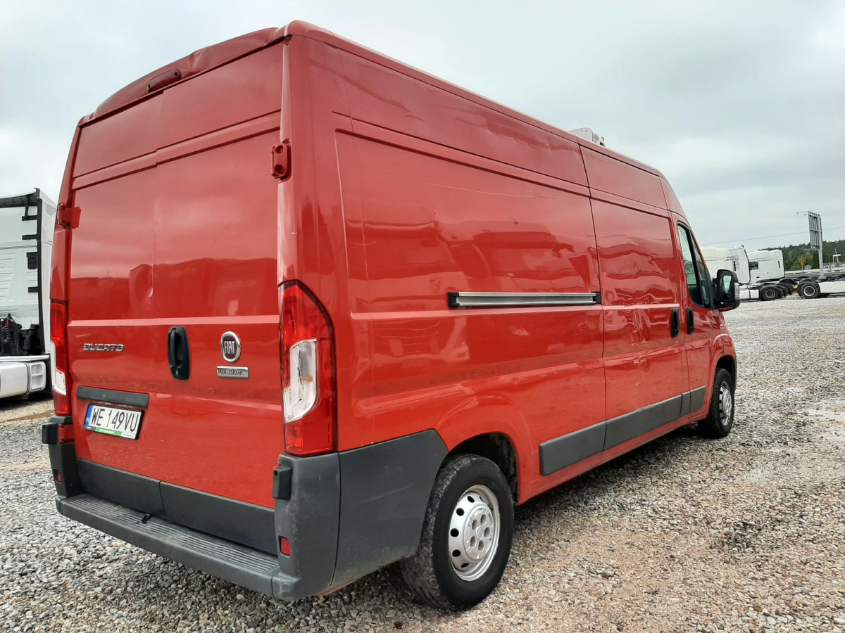 FIAT DUCATO FURGON BLASZAK - Furgon: 4 kép. FIAT DUCATO FURGON BLASZAK - Furgon: 4 kép.