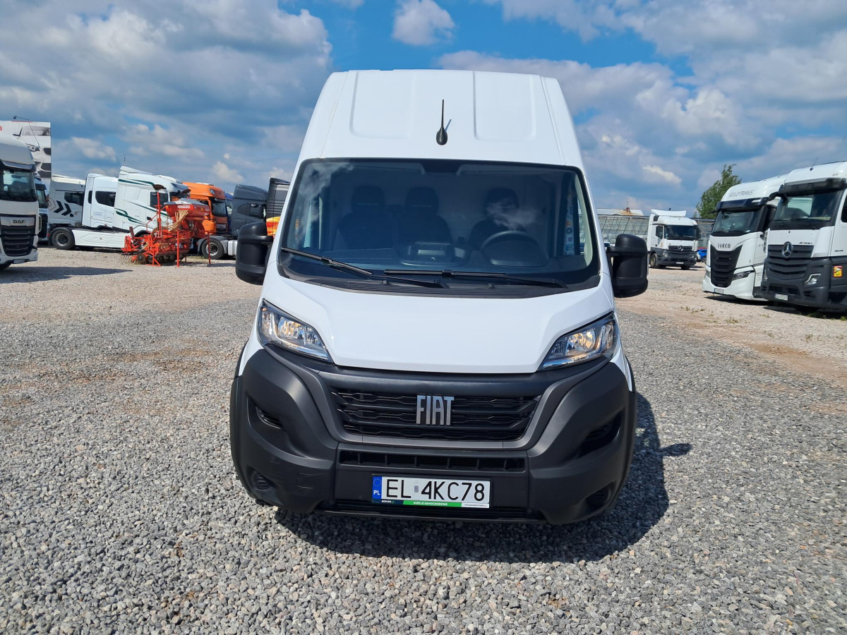 FIAT DUCATO FURGON BLASZAK - Furgon: 2 kép. FIAT DUCATO FURGON BLASZAK - Furgon: 2 kép.