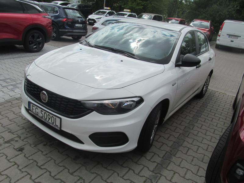 FIAT TIPO SEDAN - Szedán: 2 kép. FIAT TIPO SEDAN - Szedán: 2 kép.