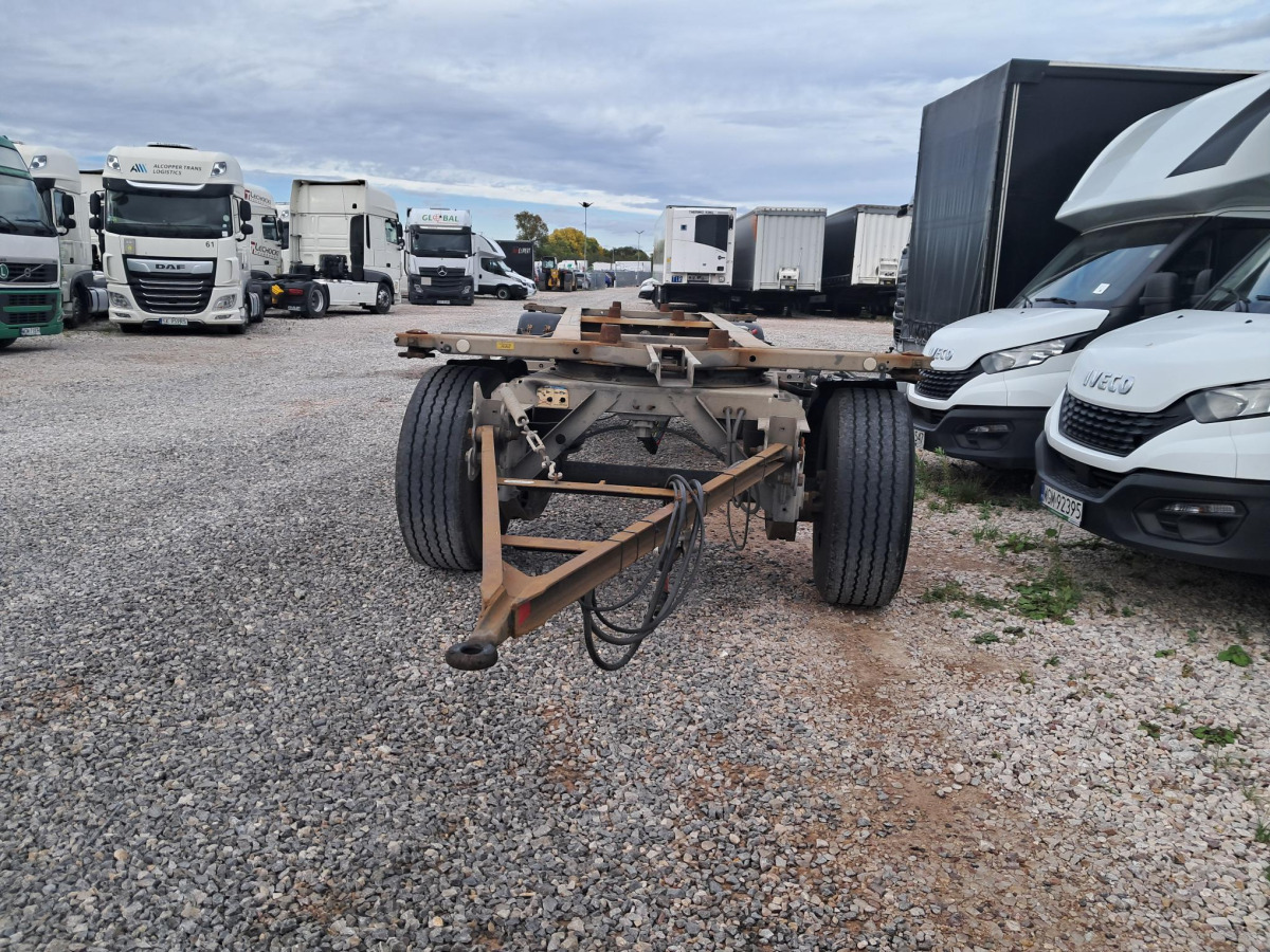 FLIEGL ZWP 180 POD KONTENERY - Pótkocsi cserefelépítményes: 2 kép. FLIEGL ZWP 180 POD KONTENERY - Pótkocsi cserefelépítményes: 2 kép.