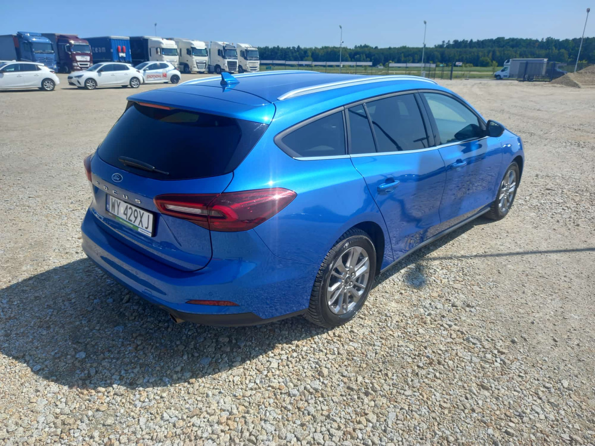 FORD FOCUS KOMBI - Autó: 5 kép. FORD FOCUS KOMBI - Autó: 5 kép.