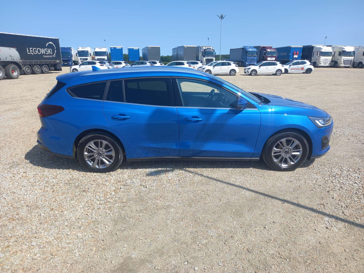 FORD FOCUS KOMBI - Autó: 4 kép. FORD FOCUS KOMBI - Autó: 4 kép.