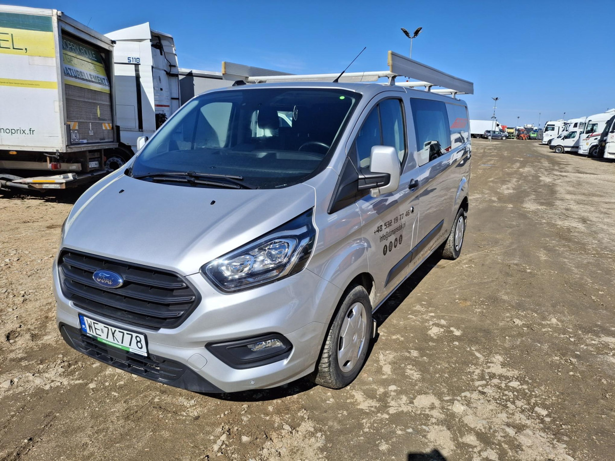 FORD TRANSIT CUSTOM BRYGADÓWKA - Duplakabinos kisteherautó: 3 kép. FORD TRANSIT CUSTOM BRYGADÓWKA - Duplakabinos kisteherautó: 3 kép.