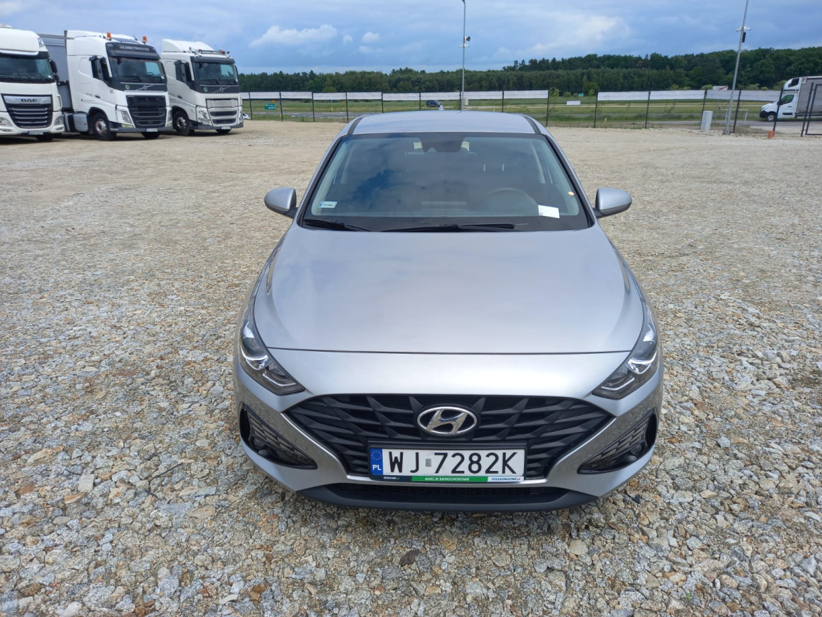HYUNDAI I30 HATCHBACK - Hatchback: 2 kép. HYUNDAI I30 HATCHBACK - Hatchback: 2 kép.