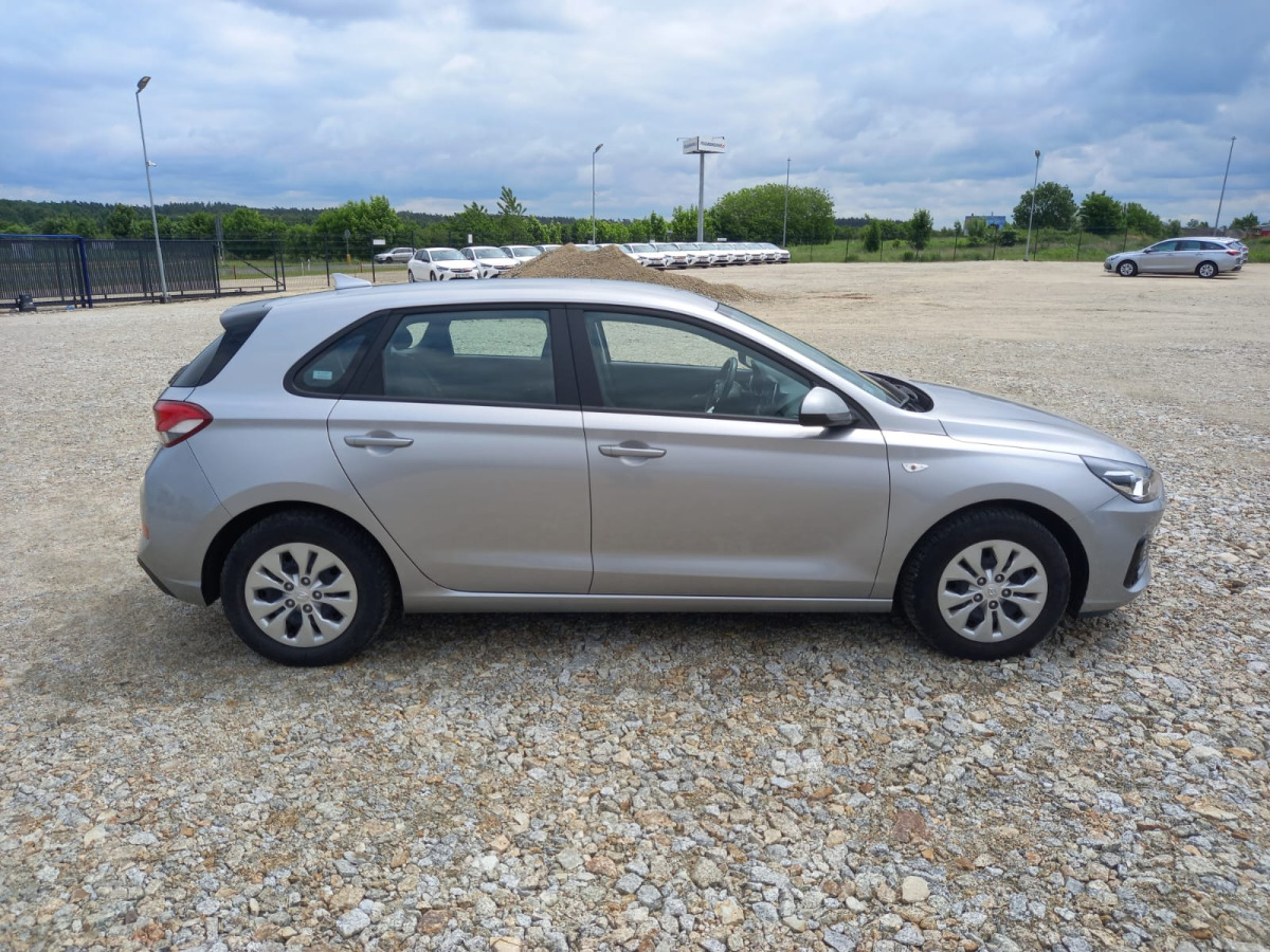 HYUNDAI I30 HATCHBACK - Hatchback: 4 kép. HYUNDAI I30 HATCHBACK - Hatchback: 4 kép.