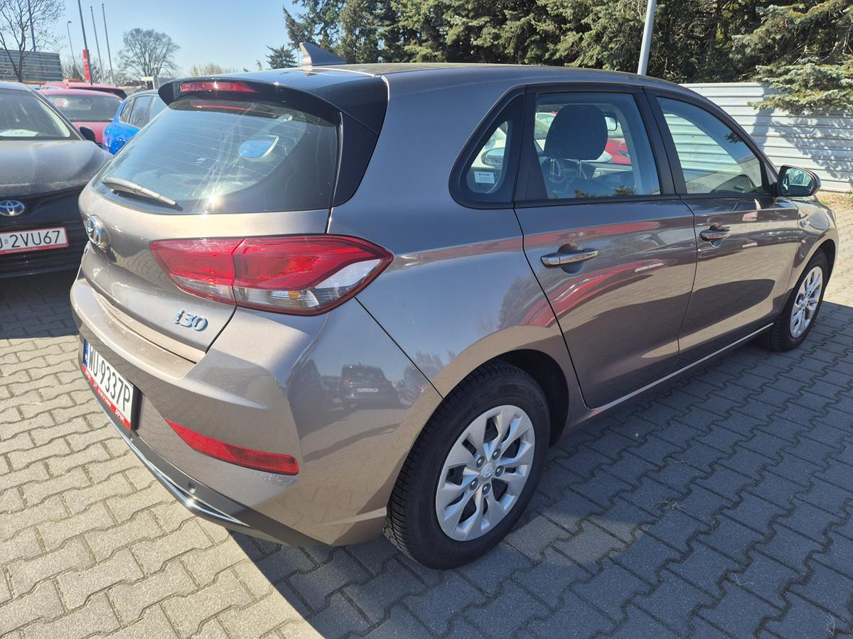 HYUNDAI I30 HATCHBACK - Hatchback: 4 kép. HYUNDAI I30 HATCHBACK - Hatchback: 4 kép.
