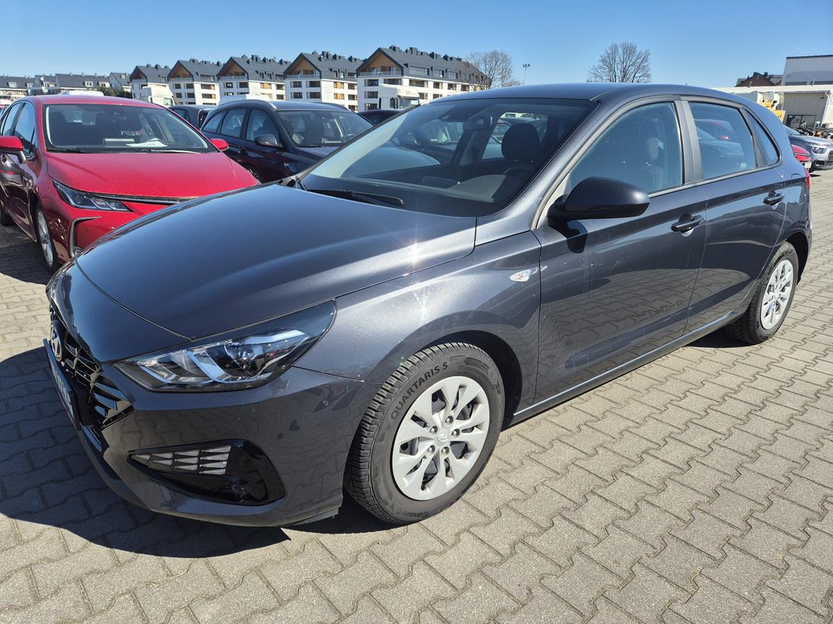 HYUNDAI I30 HATCHBACK - Hatchback: 2 kép. HYUNDAI I30 HATCHBACK - Hatchback: 2 kép.