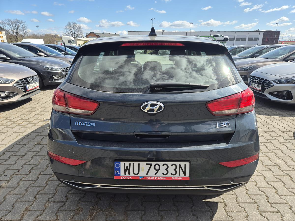 HYUNDAI I30 HATCHBACK - Hatchback: 5 kép. HYUNDAI I30 HATCHBACK - Hatchback: 5 kép.