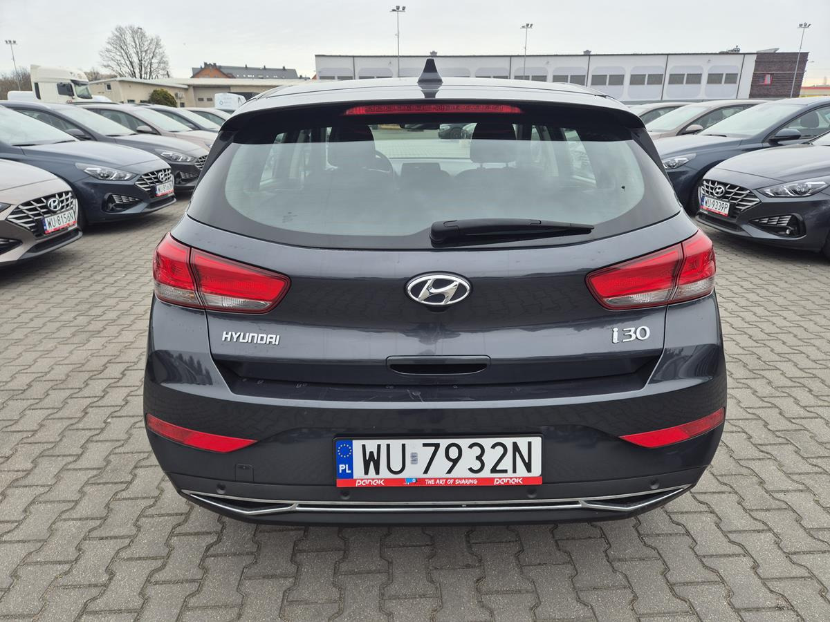 HYUNDAI I30 HATCHBACK - Hatchback: 5 kép. HYUNDAI I30 HATCHBACK - Hatchback: 5 kép.