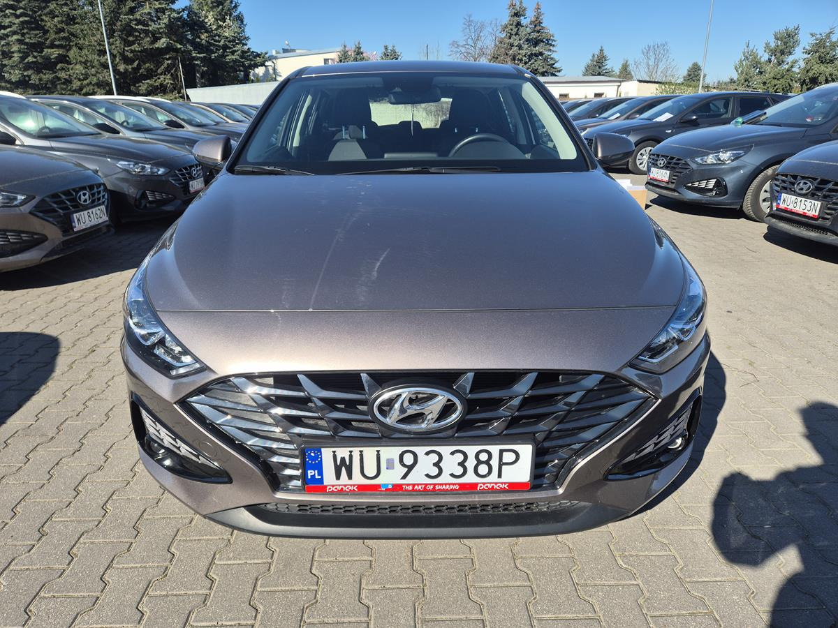 HYUNDAI I30 HATCHBACK - Hatchback: 3 kép. HYUNDAI I30 HATCHBACK - Hatchback: 3 kép.
