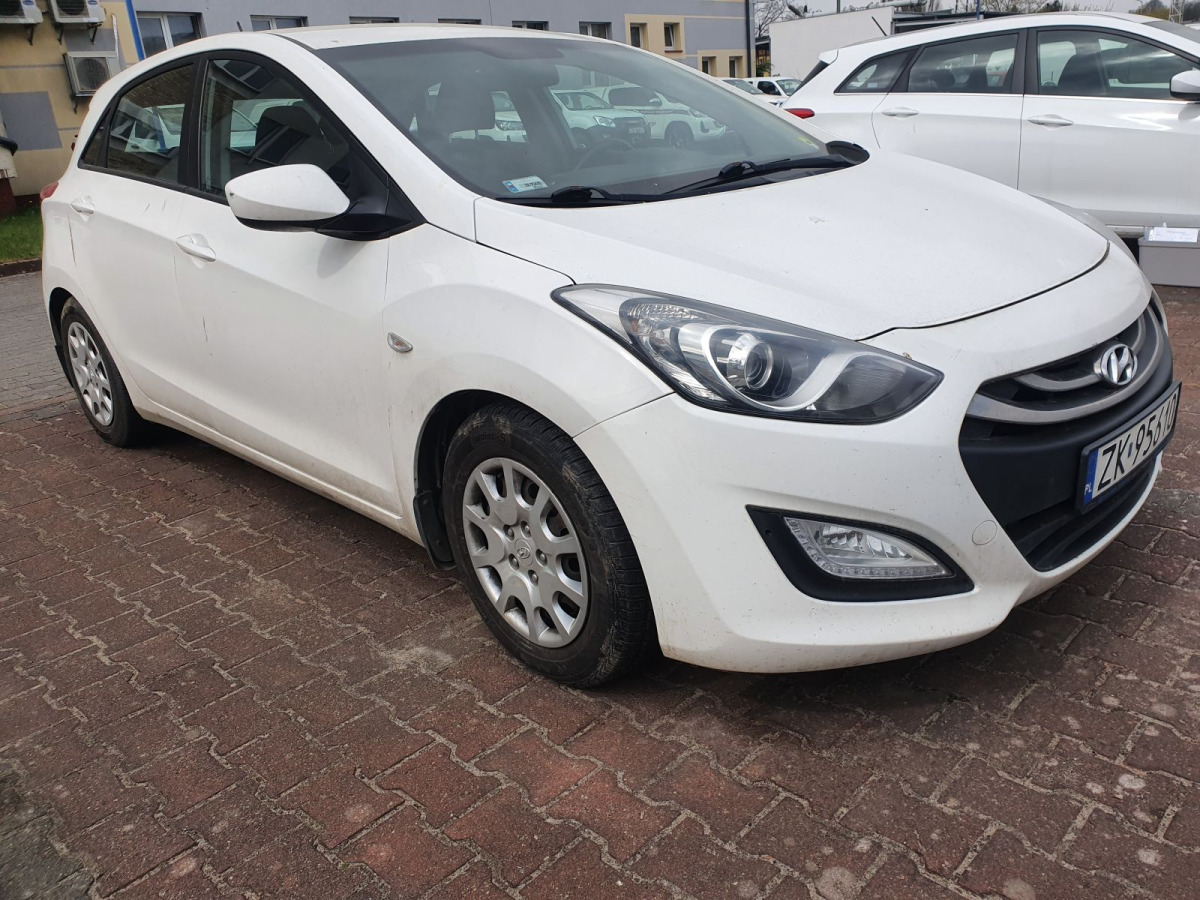 HYUNDAI I30 HATCHBACK - Autó: 1 kép. HYUNDAI I30 HATCHBACK - Autó: 1 kép.