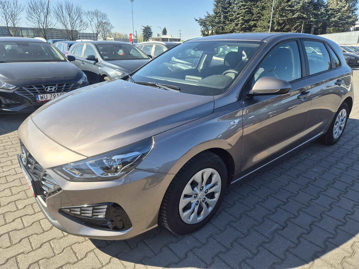 HYUNDAI I30 HATCHBACK - Hatchback: 2 kép. HYUNDAI I30 HATCHBACK - Hatchback: 2 kép.