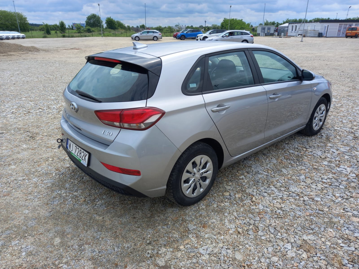 HYUNDAI I30 HATCHBACK - Hatchback: 5 kép. HYUNDAI I30 HATCHBACK - Hatchback: 5 kép.