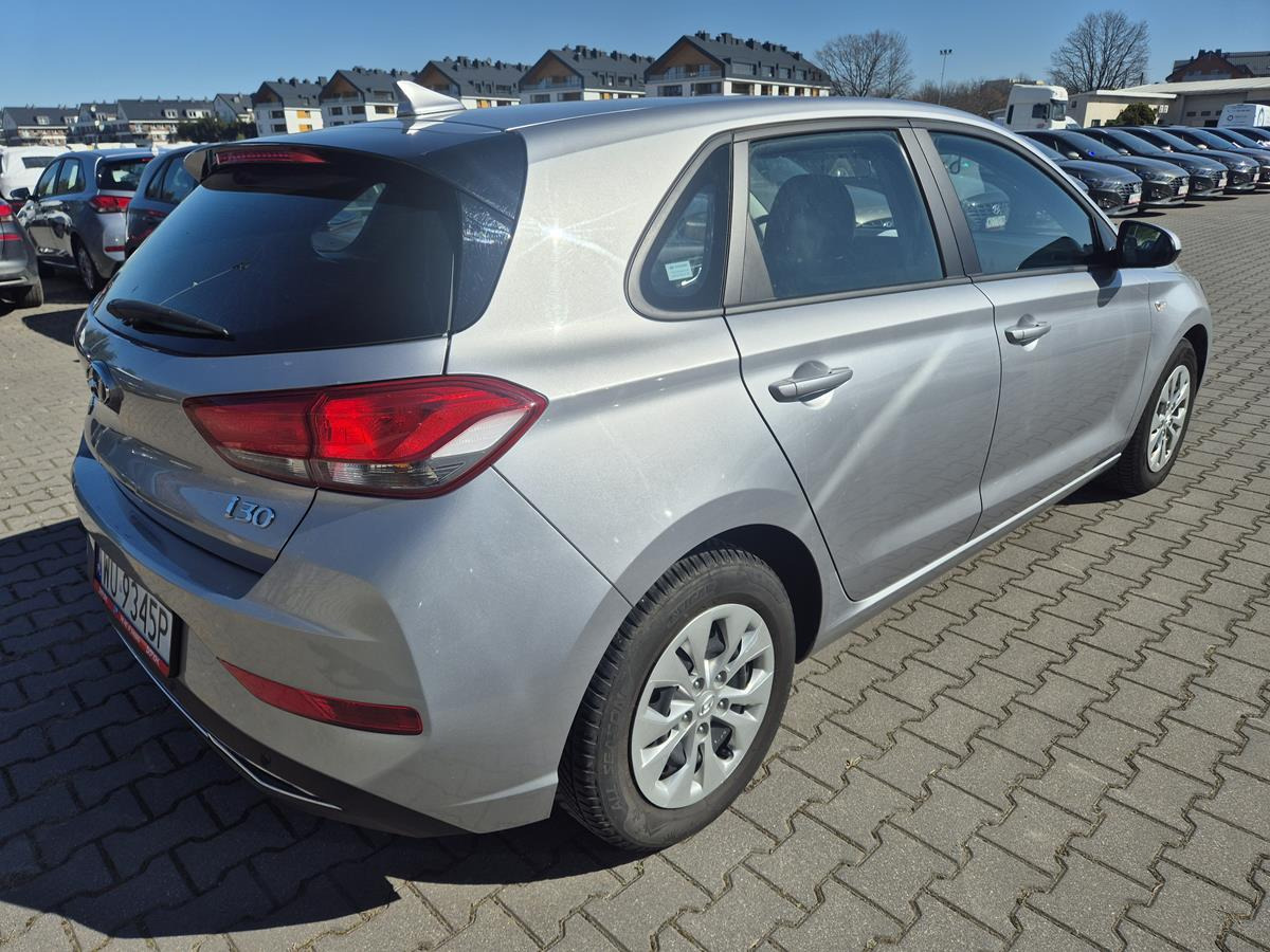 HYUNDAI I30 HATCHBACK - Hatchback: 4 kép. HYUNDAI I30 HATCHBACK - Hatchback: 4 kép.