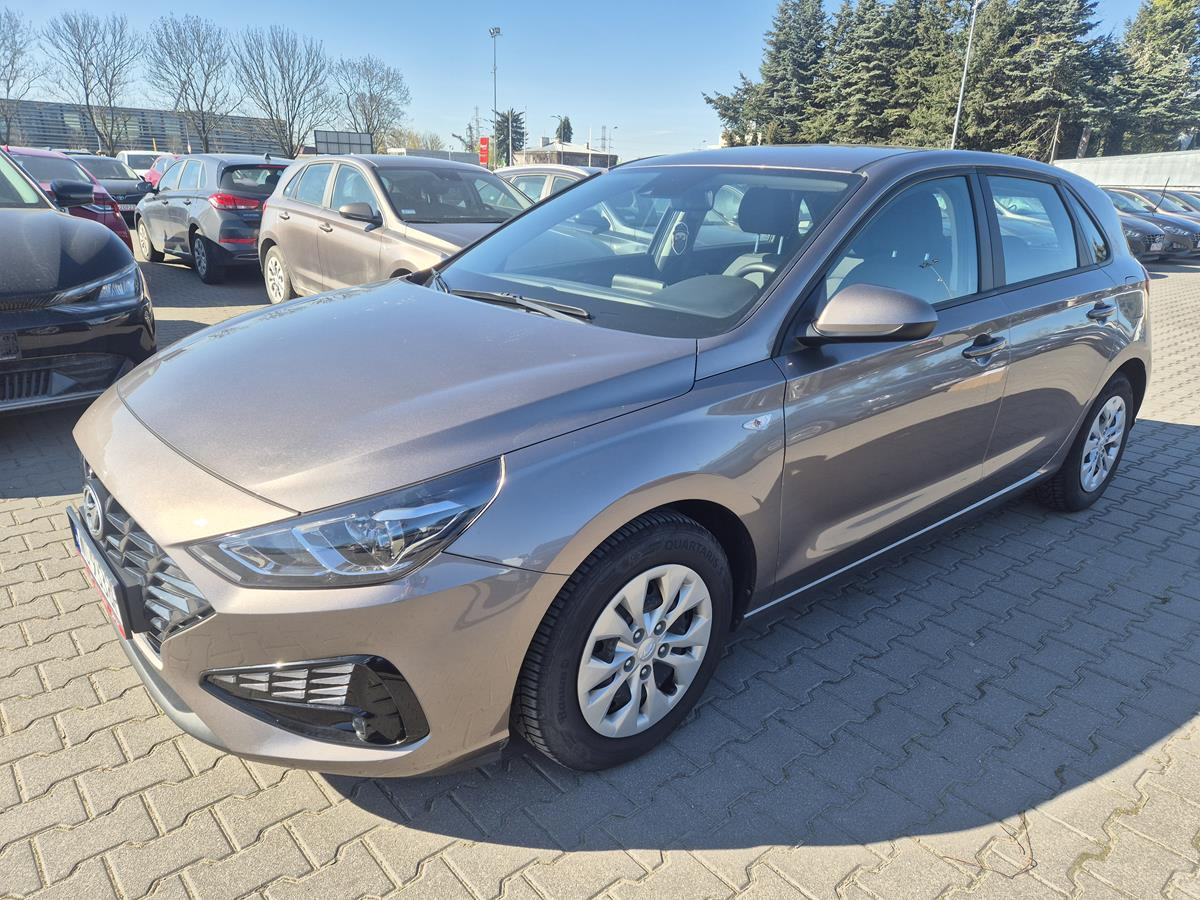 HYUNDAI I30 HATCHBACK - Hatchback: 2 kép. HYUNDAI I30 HATCHBACK - Hatchback: 2 kép.