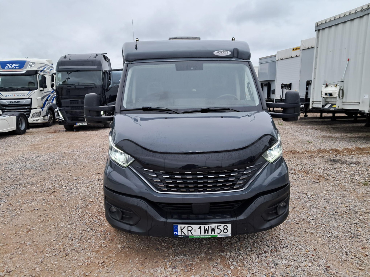 IVECO 35S18 AUTOLAWETA - Vontató: 2 kép. IVECO 35S18 AUTOLAWETA - Vontató: 2 kép.