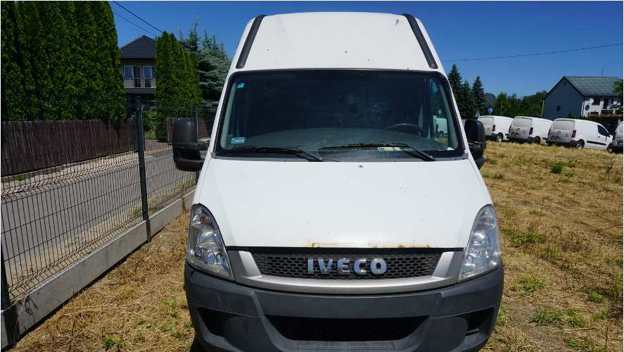 IVECO 50C15 FURGON BLASZAK - Furgon: 3 kép. IVECO 50C15 FURGON BLASZAK - Furgon: 3 kép.